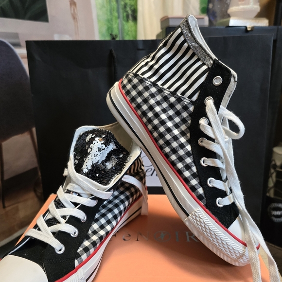 High sneakers . - Picture 7 of 12